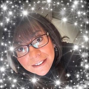 Meet your Posher, Rena